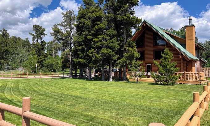 East Glacier Park Village Haus | Große Schöne Log Home in East Glacier Park