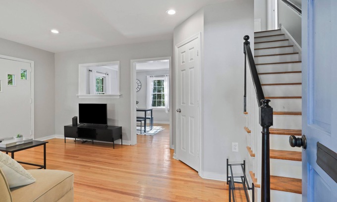 Richmond Haus | Large & Centrally Located Home Walking Distance to St. Mary's Hospital