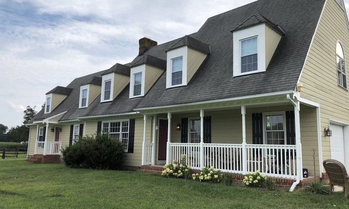 Mechanicsville Haus | Large country home sleeps 13