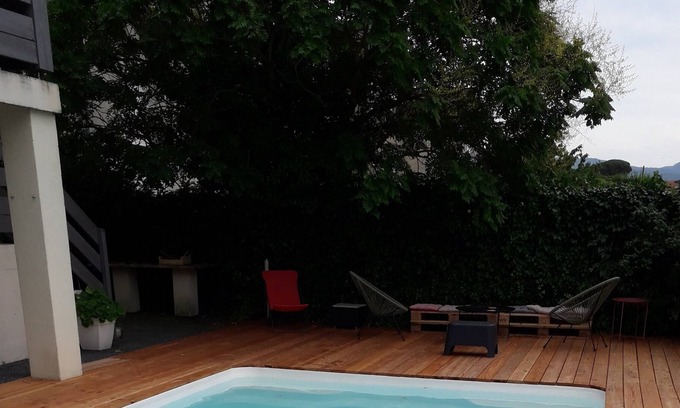 Labruguiere Haus | Großes Einfamilienhaus mit Pool 8 Betten + Babybetten möglich