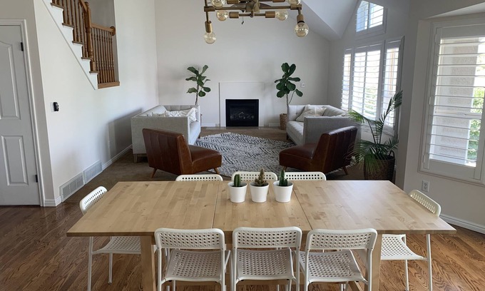 Taylorsville Haus | Large Family Sized Home Close to everything