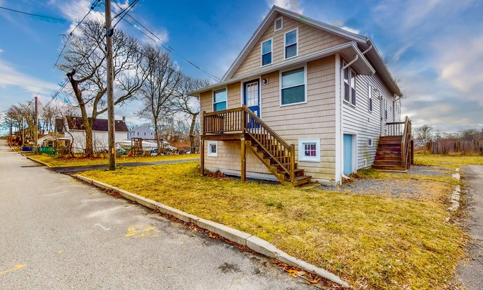 Onset Haus | Large home - W/D & firepit - special rates Oct-May