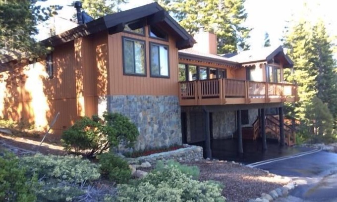 Meeks Bay Haus | Schöne große Haus mit Ansichten von Meeks Bay South Shore