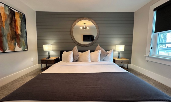Newport Hotel | Large Three Room Suite 2 Bed/1 Bath / Dog friendly with parking on Historic Pelham St.