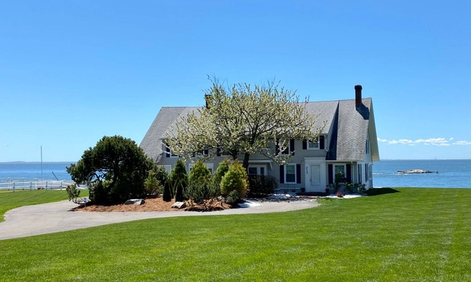 Westbrook Center Haus | Large Updated Direct Waterfront Home on CT Shoreline, Private Beach, Westbrook