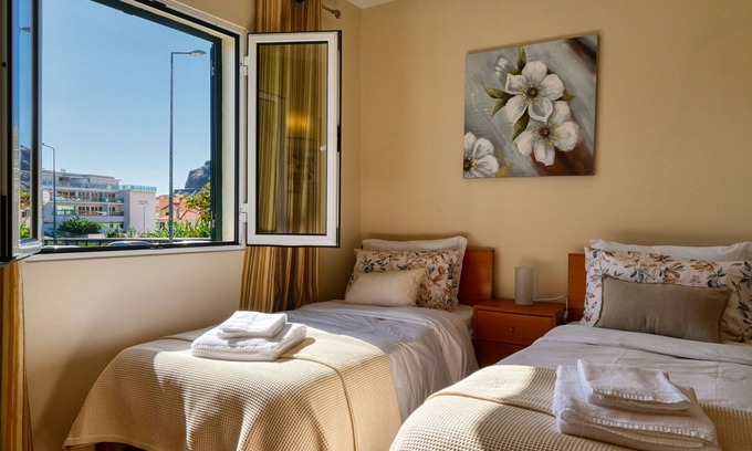 Machico Wohnung | Largo dos Milagres, a Home in Madeira