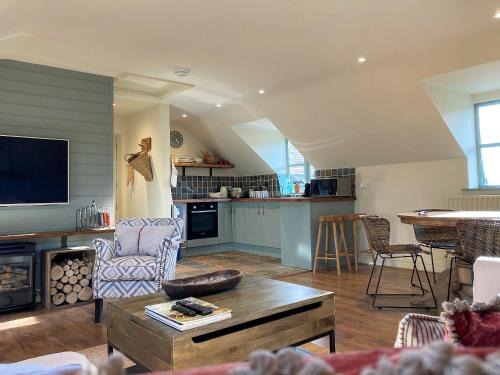 Teffont Evias Haus | Larkhams Loft