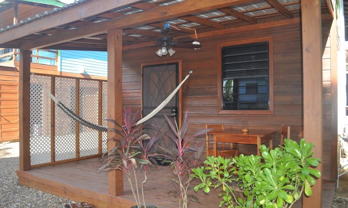Hopkins Wohnung | Latitude 17 Gartenzimmer, Heart of Hopkins Dorf, Belize