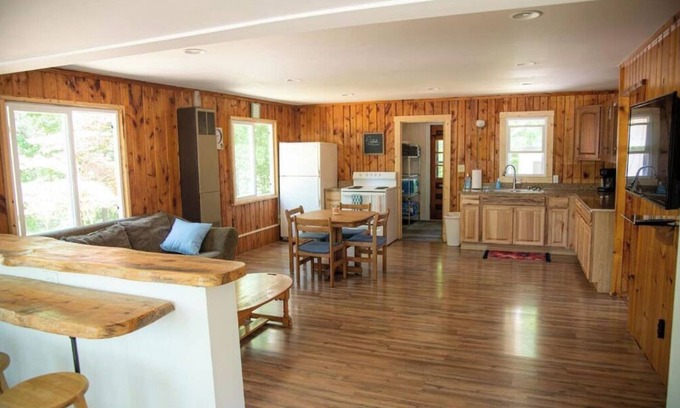 Mecosta Haus | Latitude Adjustment Cottage