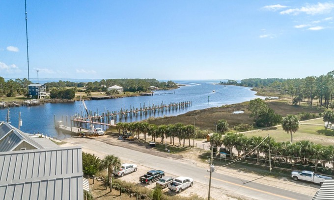 Carrabelle Eigentumswohnung | Lattitude Adjustment 1BR/2BA condo