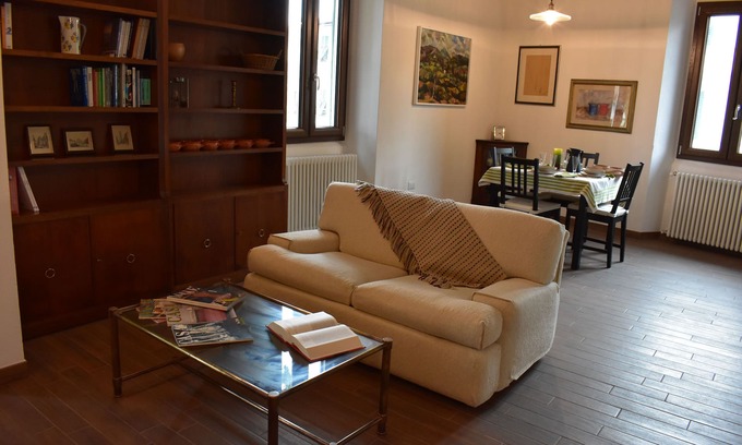 Oltrarno Wohnung | Lauras Haus ist ein großer heller Raum, nur 900 m. von den Boboli-Gärten.