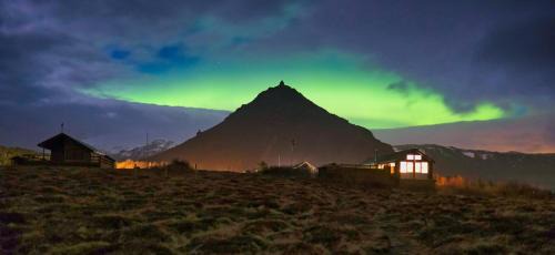 Arnarstapi Haus | Lava House on the Ocean