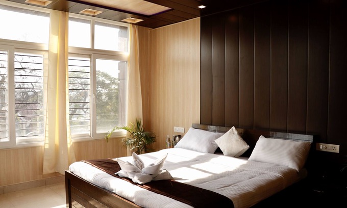 Bullawala Haus | Laxmi Bhawan: 2nd floor Luxury guest suite