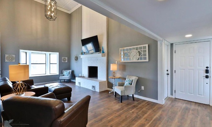 Abilene Haus | Lazy Boho Resort: Roomy Lux. Home w/Private Pool