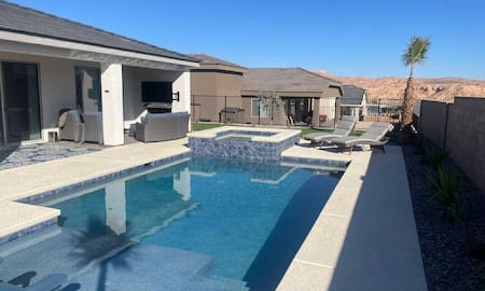 Mesquite Haus | Lazy Boy Manor BL991940 by J and Amy