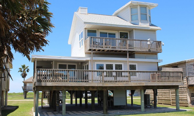 Matagorda Haus | Lazy Daze - Oceanfront Escape - Panoramic Views + Autumn Deals!!