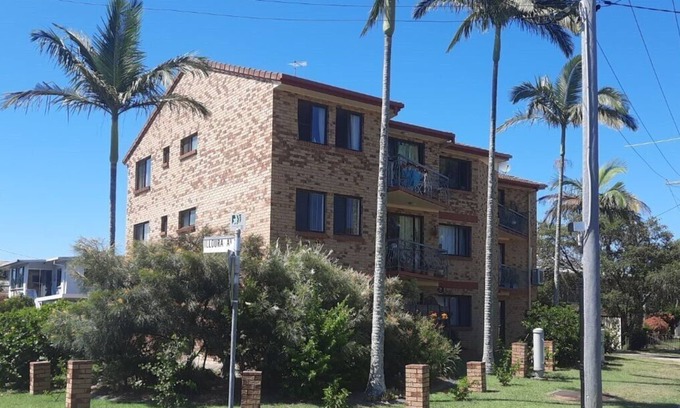 Bellara Wohnung | LAZY DAZE - Relaxing 2 bedroom ground floor unit!