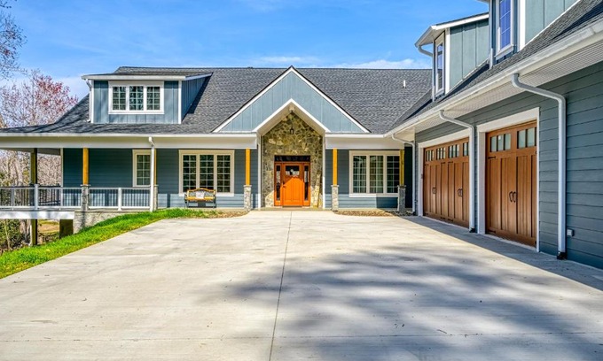 Mineral Haus | Lazy Lake Escape