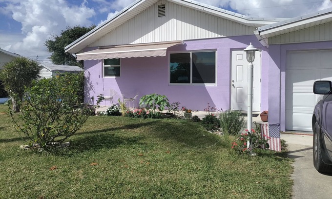 Rock Ridge Haus | Lazy Lilac Beach Getaway