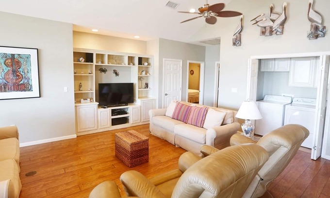 Golden Meadow Haus | Lazy Moose - Island Realty Bayview