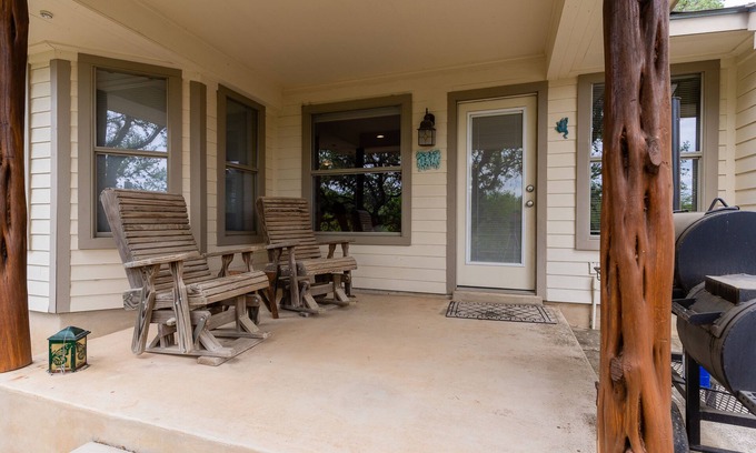Uvalde County Haus | Lazy S - NEW to our portfolio
