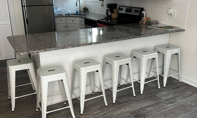 Ship Bottom Haus | LBI Ocean Block Ship Bottom nagelneu Beach House,