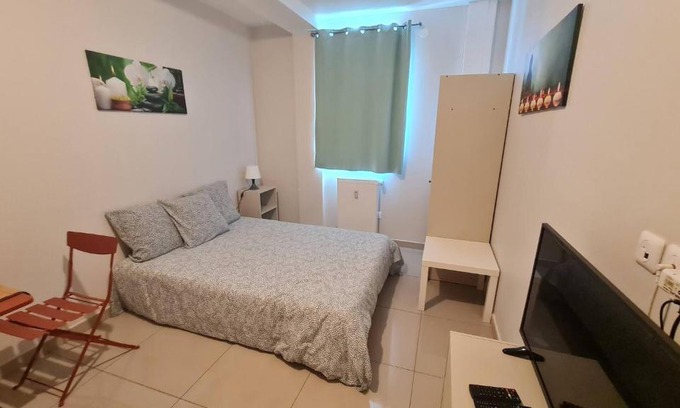 Montfermeil Wohnung | le Coucher De Lune Studio pour 2 a 3 personnes a Montfermeil