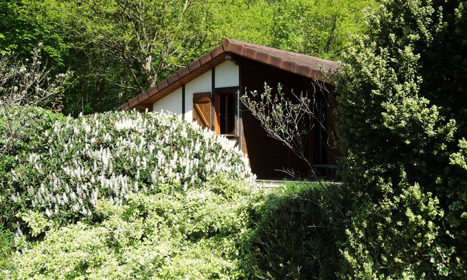 Le Fay Skihütte | LE FAY: Chalet (Colvert) am Rande eines von Natur umgebenen Teiches