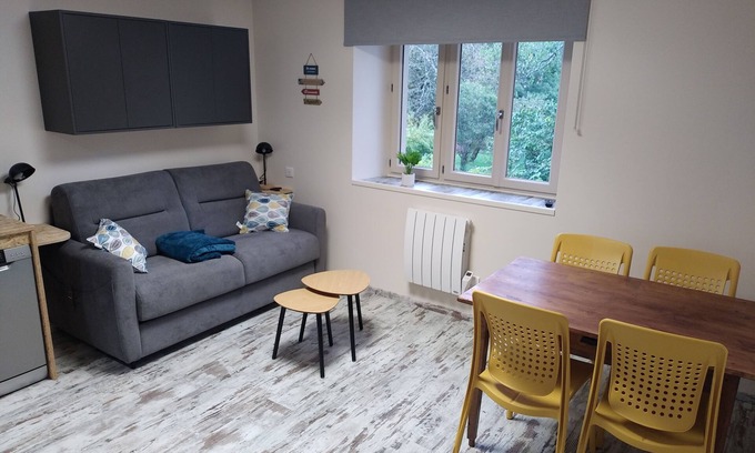 Saint-Lupicin Wohnung | Le Lupicin, a quiet, comfortable one-bedroom apartment