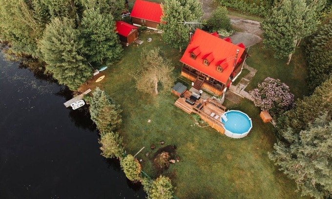 Entrelacs Skihütte | Le Martini Bord de l eau, spa, piscine.