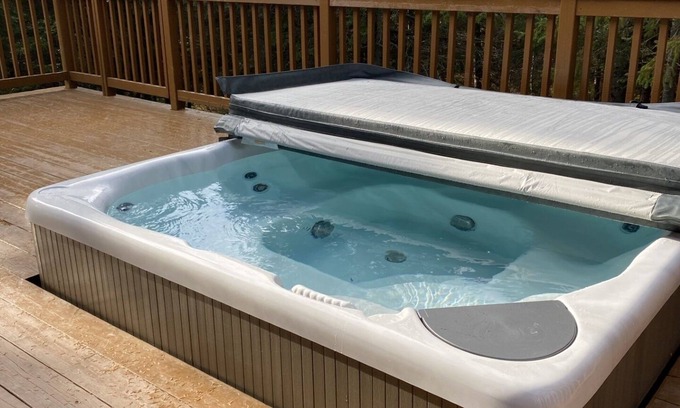 Saint-Luc-de-Bellechasse Skihütte | Le RUSTIK SPA privé/Table de Billard/foyer 5 rooms:9 queen-size beds-2 sofa beds