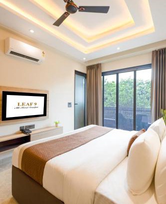 Udyog Vihar Hotel | Leaf 9 Grand, Near Udyog vihar and Yashobhoomi