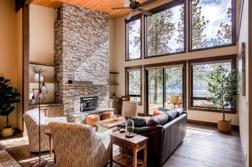 Harrison Haus | Leaning Pine Point at Half Round Bay