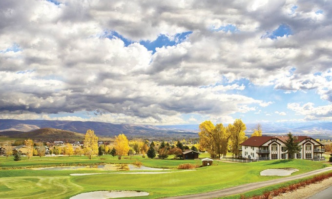 Midway Resort | Lassen Sie Ihre Sorgen an der Tür!