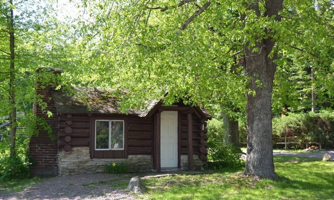 Markleysburg Kabine | Leber’s Log Cabins Historic Mountain Getaways Since 1932. Cabin 1