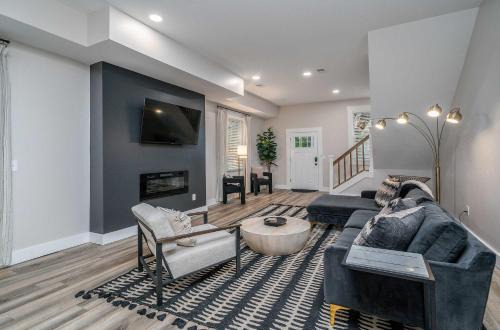 Covington Haus | Lee Street Lodge - Minutes from DT