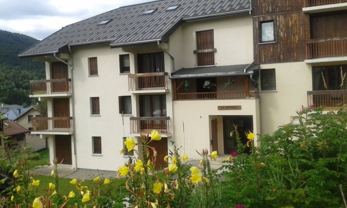 Lelex Wohnung | Lelex Monts-Jura zu vermieten Studio in Südlage