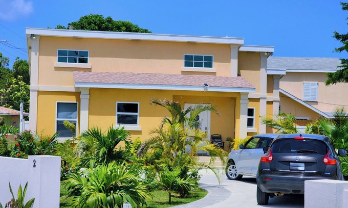 West Bay Haus | LEMONGRASS HAVEN 3 bedroom home