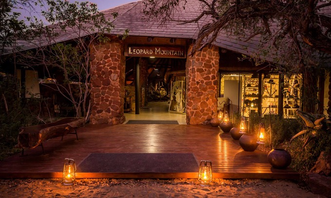 Jozini Kabine | Leopard Mountain Safari Lodge