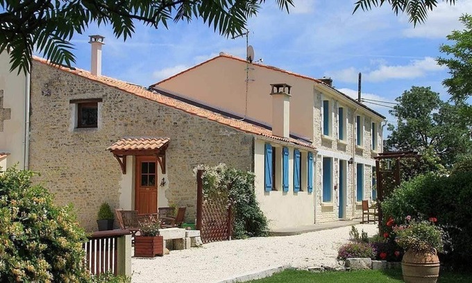 Moragne Haus | LES Capucines - Gite Complex