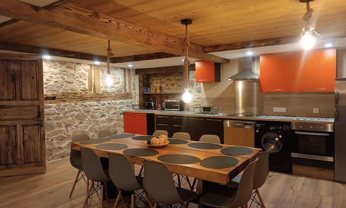 Septmoncel les Molunes Wohnung | Les Etoiles de Bevy / Gîte Cassiopée Haut Jura 6 people/8 beds