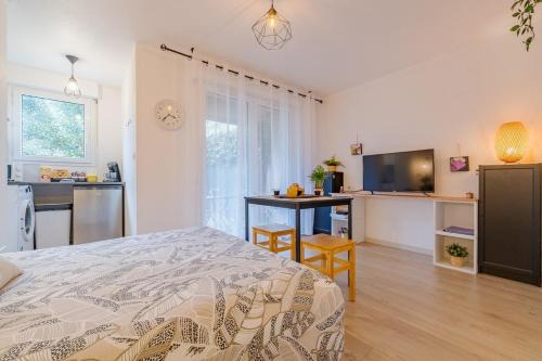 Toulouse West Wohnung | Les Muses - avec entrée autonome, clim neuve, jardin, parking privé & sa piscine ! -