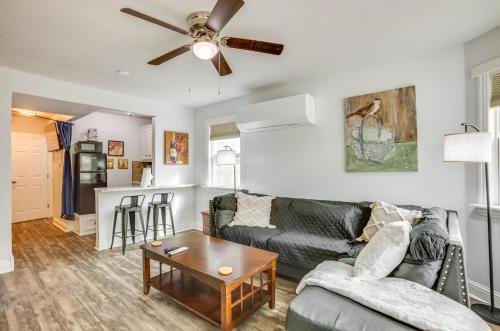 Conroe Wohnung | Less Than 1 Mi to Downtown Conroe Charming Apartment