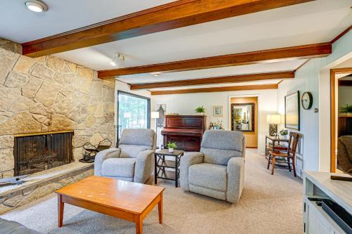 Whitehall Haus | Less Than 1 Mi to Lake Michigan Peaceful Cabin with Yard!