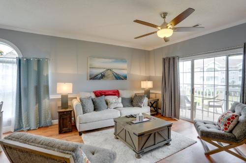Central Myrtle Beach Wohnung | Less Than 2 Mi to Coast Condo with Pool in Myrtle Beach