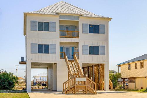 Dauphin Island Haus | Less Than half Mi to Beach Waterfront Dauphin Island Home