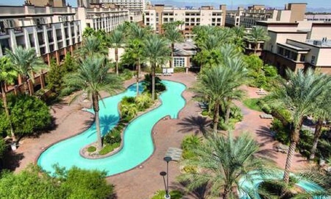 Enterprise Resort | Lass die Party beginnen!