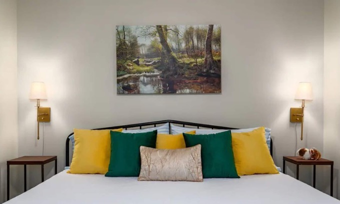 Alabaster Haus | Lewis House