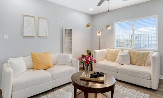 Grant Hill Villa | Leyla/ Pool, Spa/Min to Downtown/Freeways/Beaches