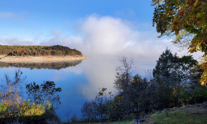 Bull Shoals Haus | Life is short, make it sweet by the lake - Lakehouse that Sleeps 11 w/ Lakeview